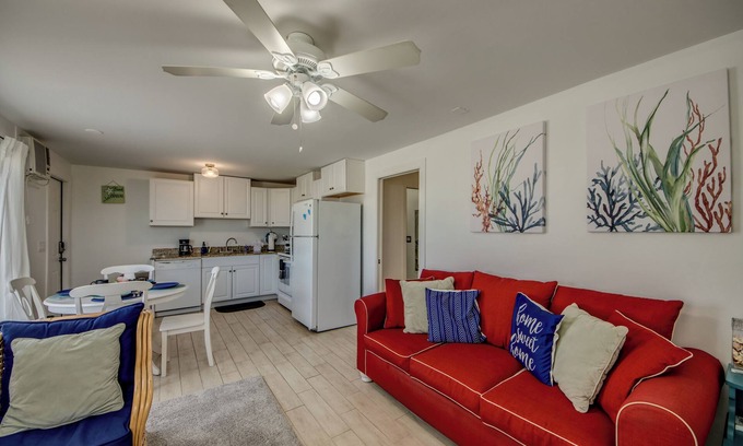 Fort Myers Beach Apartment | 17259 Whitewater - Pet Friendly Unit by Fort Myers Beach!