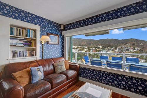 Avalon House | 176MT Middle Terrace