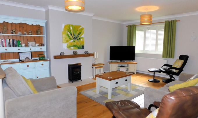 Sheringham House | 18 Marriotts Way - a house that sleeps 5 guests in 3 bedrooms