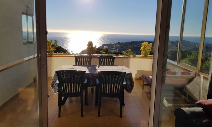Sant Feliu de Guixols Apartment | 180° Sea view, 1 km beach, Quiet, Pool, Parking (Box), Air-conditioned, Wifi