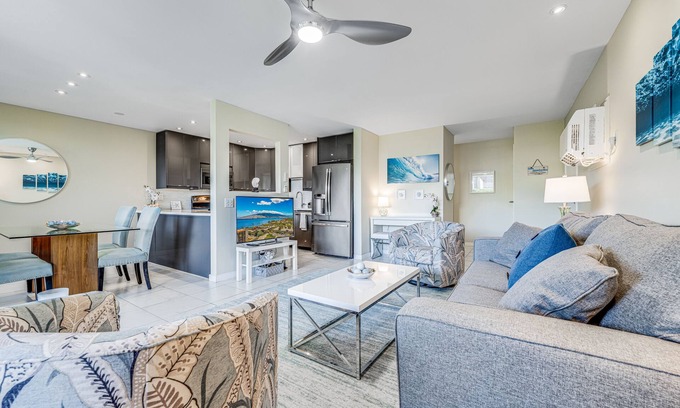 Kihei Condo | $189/Oct Special! Beach chic condo directly across from beach! Pool & BBQ!
