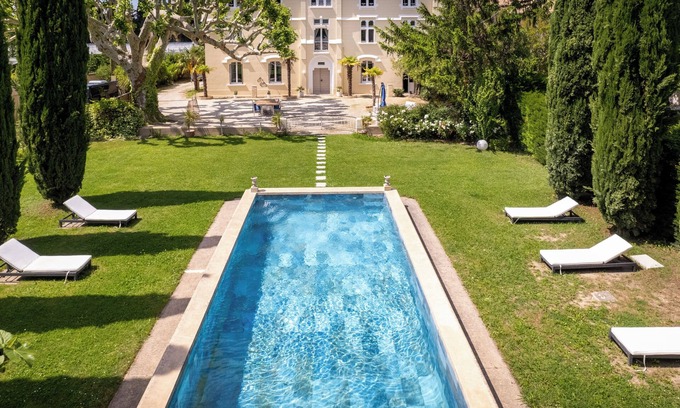 Cavaillon Other | 18th century castle with swimming pool
