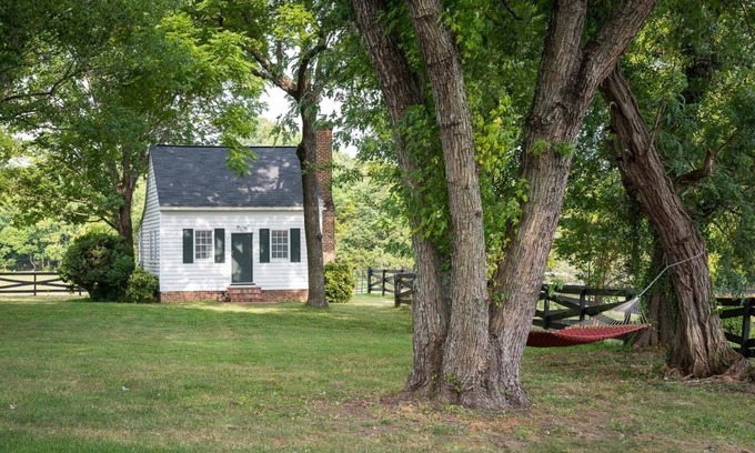 Zion Crossroads House | 18th Century Charming Bungalow #127 Pool & Spa.