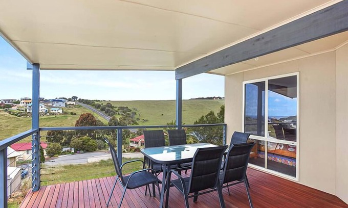Encounter Bay House | 19 Cygnet Court - Quiet Location with Sea Views