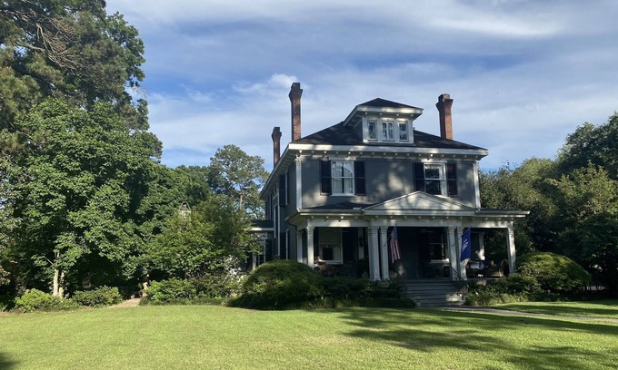 Lafayette House | 1901 Historic 3-Story Home w/Pool near downtown Lafayette