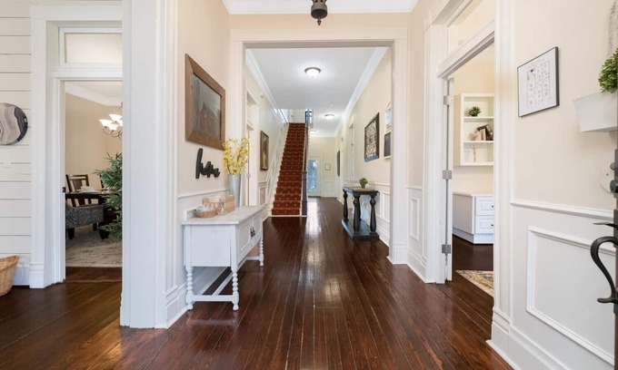 Brazos House | 1920's Sunny Gem - Downtown Waco Home