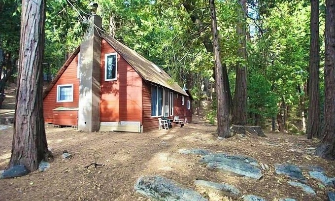 Alta Sierra Cabin | 1940s mountain cabin in Alta Sierra, CA, 6,000 ft in Sequoia National Forest.