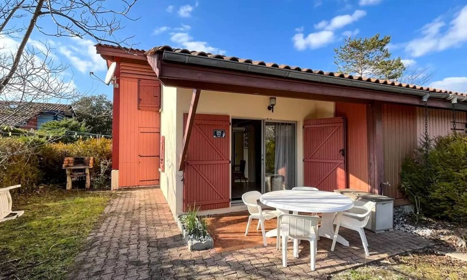 Hourtin Port Apartment | 196 - Holiday home for 6 people