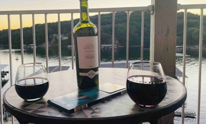 Lake Ozark Condo | 1bd 1 ba Lakeview Condo with private balcony