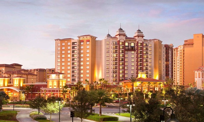 Lake Buena Vista Resort | 1BD/Orlando near Disney - Private Living Area, Full Kitchen, W/D and Balcony!