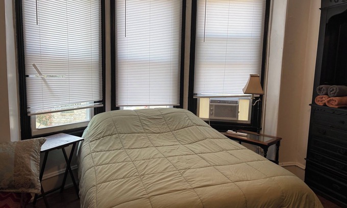 North Philadelphia Apartment | 1bedroom Apt across from Temple Hospital
