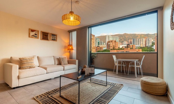 La Aguacatala Apartment | 1BR Apt private Balcony with AC near Milla de Oro