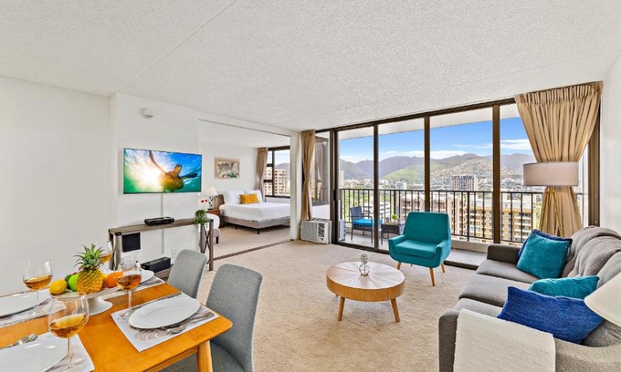 Waikiki Apartment | 1BR Condo with Beautiful Mountain Views and Free Parking!