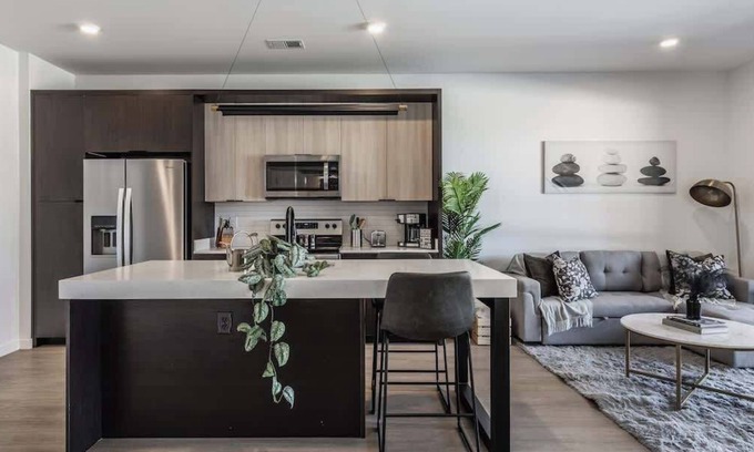 Mile Square Apartment | 1BR LUX DT Lively - Free Parking/Gym/Rooftop Pool
