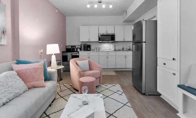 Downtown Kansas City Apartment | 1br|Rivermarket|Near Streetcar Pickup