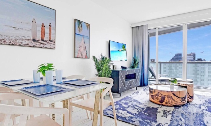 Central Beach Resort | 1BR W Residence, Great Intecoastal & City Skyline Views, Pool, Hot Tub