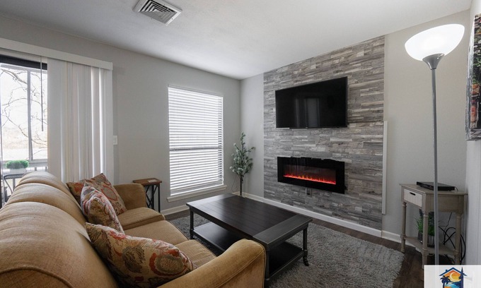 Table Rock Condo | 1BR WALK-IN~Pet Friendly ~ Resort Amenities ~ Fishing ~ FREE TICKETS INCLUDED! (PR40-10)