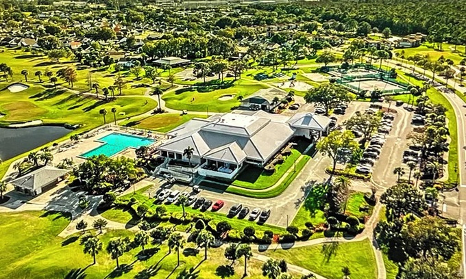Lake Frederica Condo | 1st floor at Ventura! pools, hot tub, golf, tennis, restaurant, fitness center