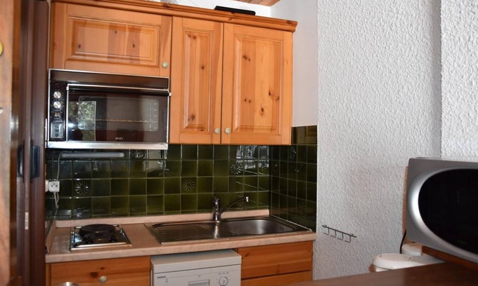 Pralognan-la-Vanoise Apartment | 1st floor, balcony, tv, ski locker, 24m², Pralognan-la-Vanoise