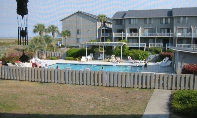 Saint Helena Island Condo | 1st Floor 'Home in Paradise' Ocean front, Free Wi-Fi, Exercise and Laundry room