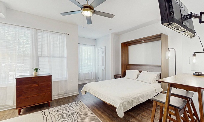 Goose Creek Apartment | 1st Floor Studio in Pet Friendly Walkable Resort with Pools