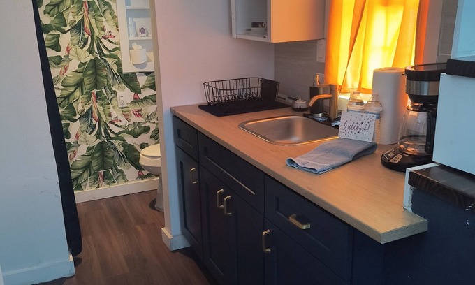 Iona Cottage | 1st Tiny House! Minutes from SANIBEL and Fort Myers Beach
