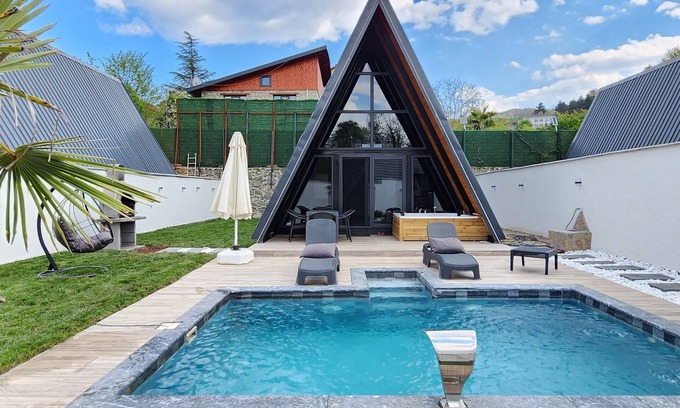 Sapanca House | 2+1 Private (Heated) Pool-Sauna-Jacuzzi-5 Person Bungalow in Sapanca Ünlüce