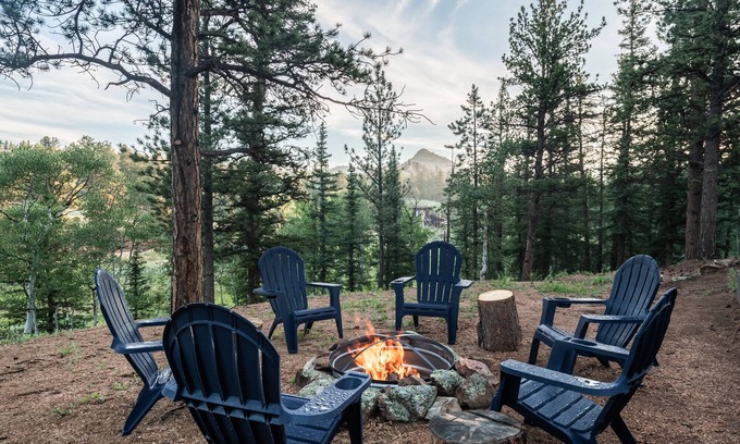 Florissant Cabin | 2.5 Acre Mountain Cabin Retreat w/Sauna + Firepit
