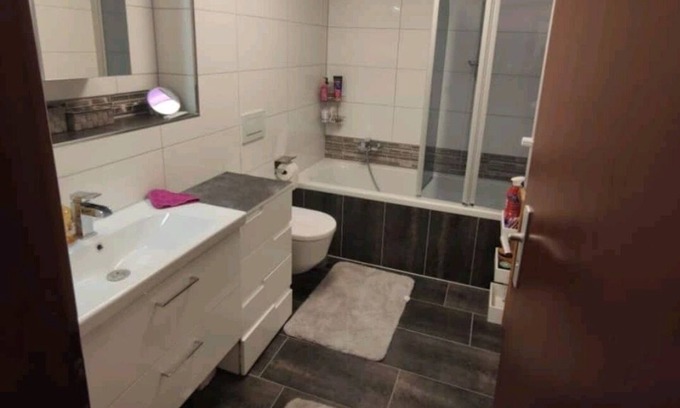 Schwebheim Apartment | 2,5 Zimmer Ferienwohnung mit Balkon in Ruhiger Lage