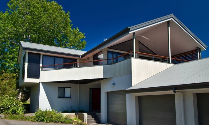 Mollymook Apartment | 2/76 Seaview Street Mollymook Beach