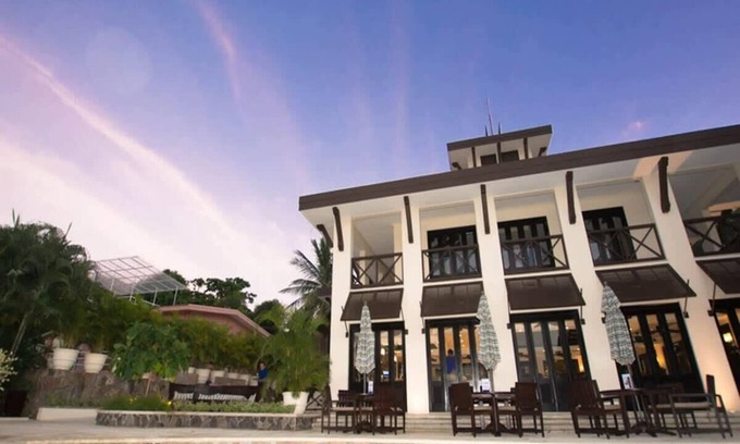 Coco Condo | 2-BD Ocean-View Condo on 3rd Floor