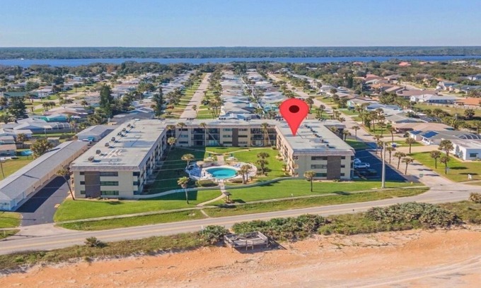 Breakers Condo | 2 bdrm condo, Ormond Beach steps from the beach, views from all windows, AC WIFI