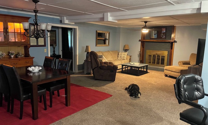 Dice Apartment | 2 bdrm, sleeps 7 apartment. Pet friendly. Pool onsite. Outdoor grill. Hazard, KY