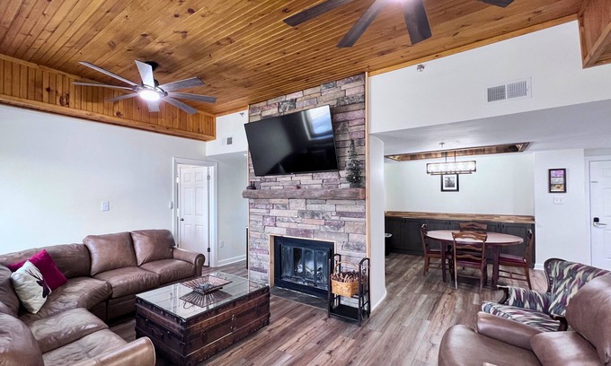 Sugar Mountain Condo | 2 bed/2 bath condo -1st floor of Sugar Top- jaw-dropping views of ski slopes