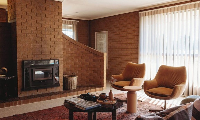 Cohuna House | 2 bed + 2 bath home with quirky bones + paddock views located in town.
