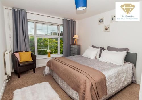 Brighton Apartment | 2 Bed Apartment-5 Guests - Business-Relocation-Parking - The Brighton Short Stay & serviced Apartments