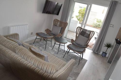 Ballycastle Apartment | 2 bed Apartment Ballycastle Seconds to Seafront