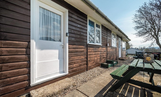 Contin Ski Chalet | 2 Bed Chalet - Sleeps 4 - Parking - Wifi