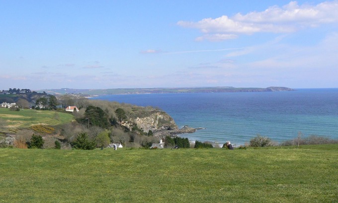 Saint Austell Bay Cottage | 2 bed Cornish cottage with panoramic views of St Austell Bay. Golf on doorstep.