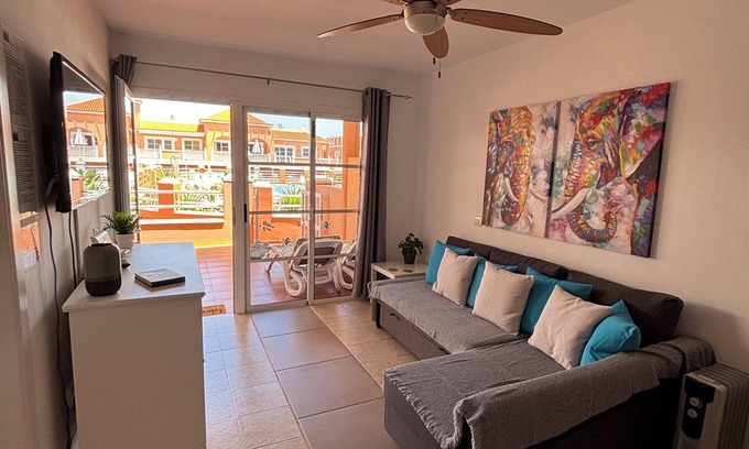Caleta de Fuste Apartment | 2 bed ground floor apartment on the Esmeralda complex close to bars, restaurants