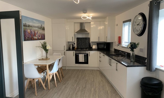 Plymouth Apartment | 2 Bed- Harmony Court Luxury 2 bed Apartment