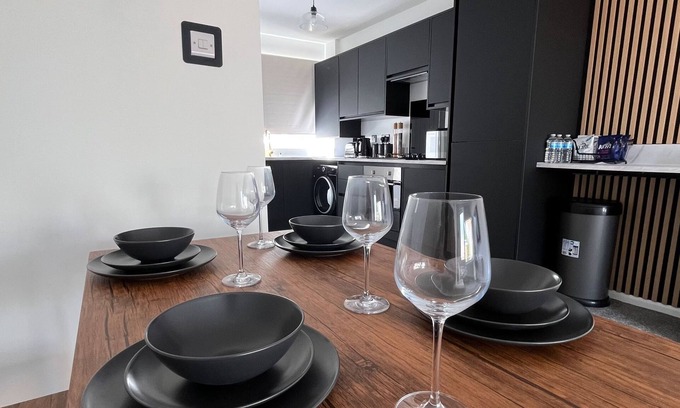 Nottingham House | 2 bed house in city centre - offers for long stays