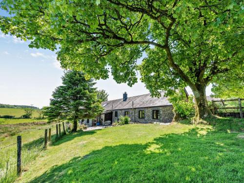 Pentrefelin House | 2 Bed in Brechfa 55903
