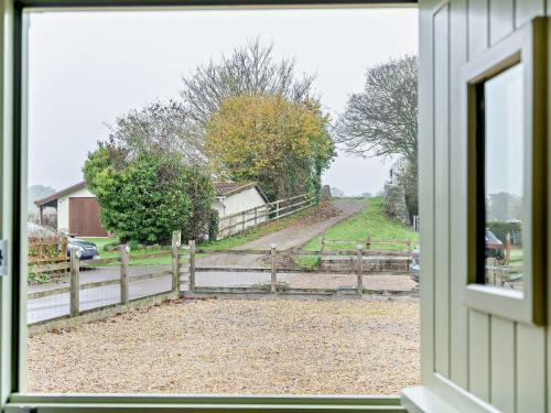 Pontypool House | 2 Bed in Croes-y-pant 58962