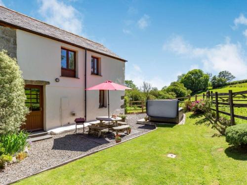 Mount House | 2 Bed in Fowey LTBUZ