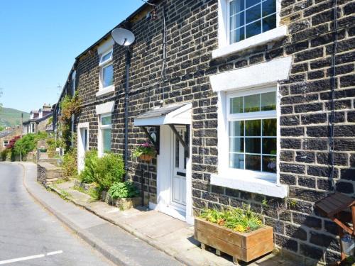 Hayfield House | 2 Bed in Hayfield 57871