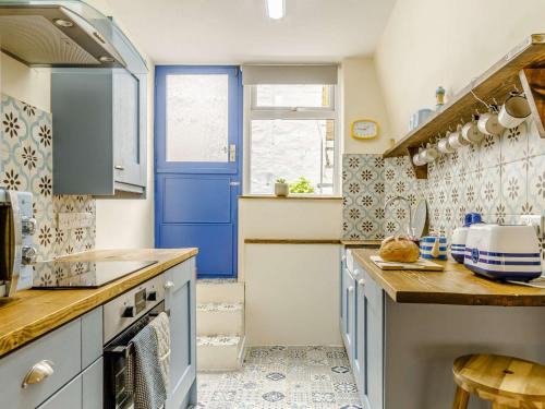 Polruan House | 2 Bed in Polruan PC021