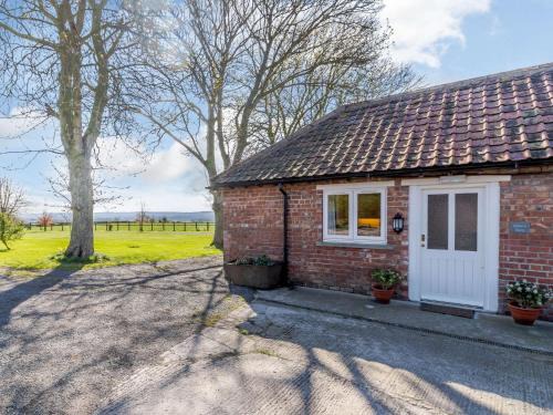 Pickering House | 2 Bed in Thornton le Dale 27112