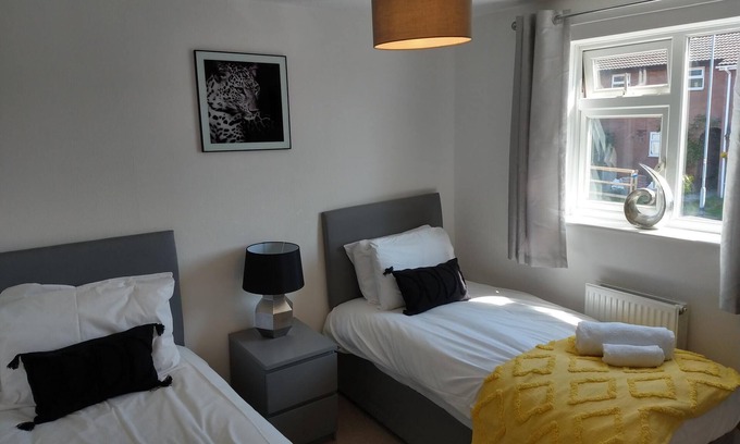 Stamford House | 2 bed town house in Stamford 10 minute walk to the town center