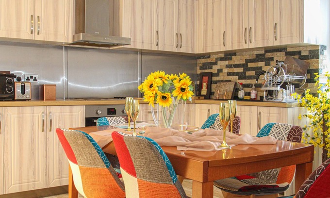 Lanark Apartment | 2 bedroom 1 bath apartment close to Lanark